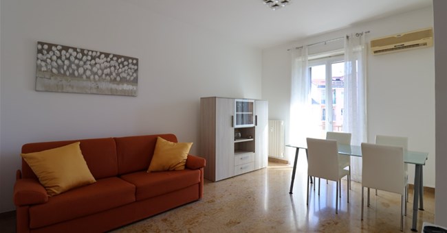 Bright one bedroom apartment for rent Milan - Piazzale Siena