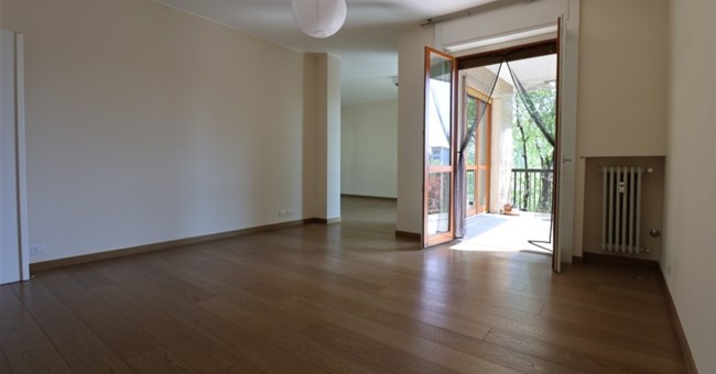Elegant apartment with terrace for rent Milan - Via Tesio