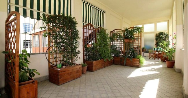 Charming apartment good condition with large covered terrace and parking space - Via Watt